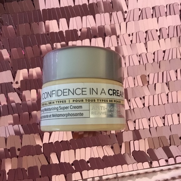 3 for $15/It Cosmetics Confidence in a Cream - Picture 2 of 4